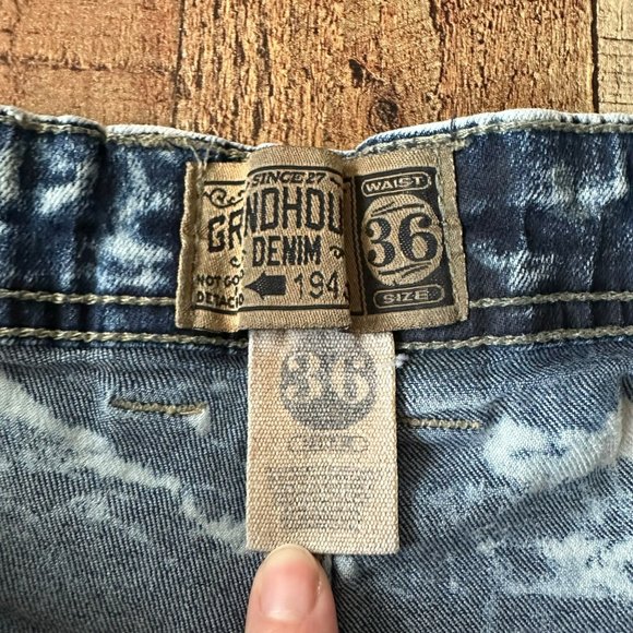 Vintage Style Acid Wash Denim Cargo Shorts Distressed Frayed Hem Waist Sz 36 - Picture 2 of 6